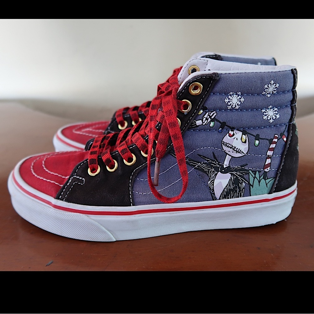 VANS Sk8-Hi NIGHTMARE BEFORE CHRISTMAS HI Woman 6 - Christmas Town Snowman